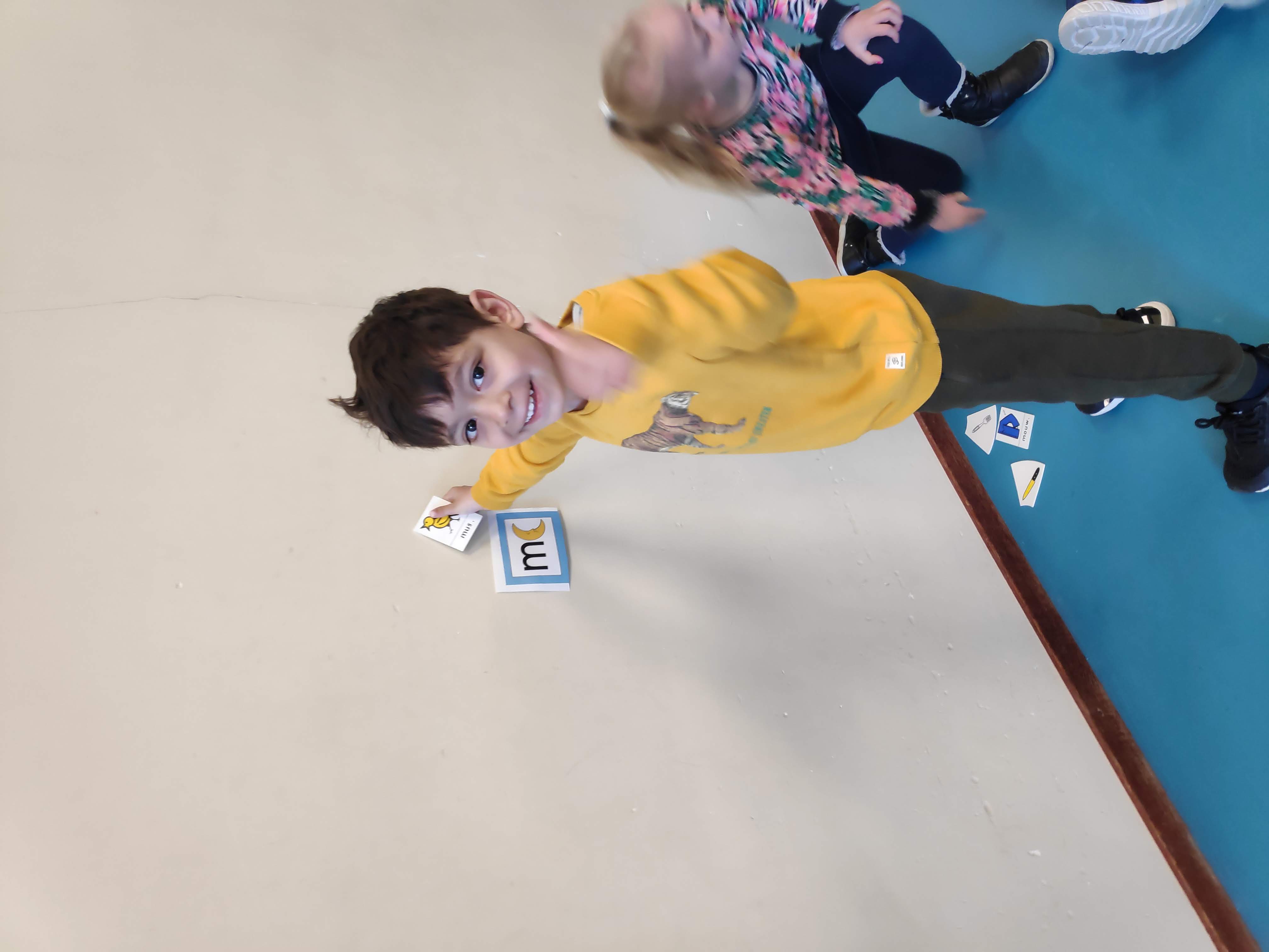 klanken speurtocht bij de kleuters! 