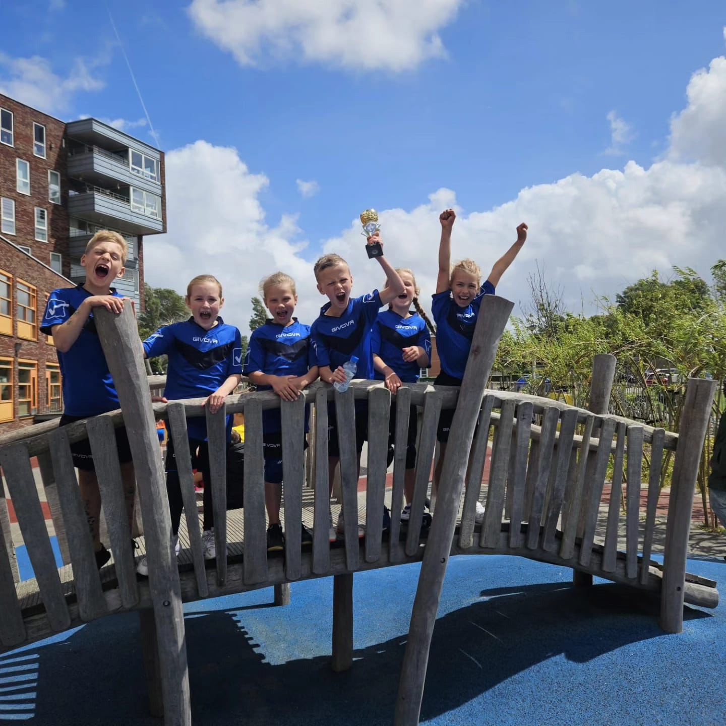 Strijders op het Schoolhandbal toernooi