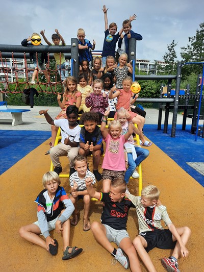 Groepsfoto eerste schooldag groep 4/5